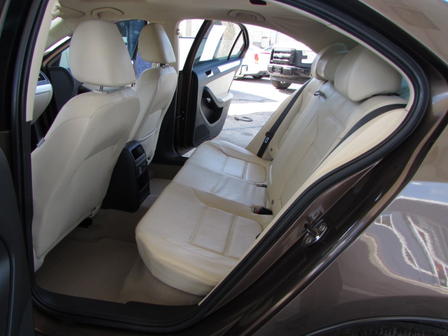 2012 Volkswagen Jetta Sedan 4dr Auto SEL w/Sunroof, available for sale in Orlando, Florida | VIP Auto Enterprise, Inc. Orlando, Florida 2012 Volkswagen Jetta Sedan 4dr Auto SEL w/Sunroof, available for sale in Orlando, Florida | VIP Auto Enterprise, Inc. Orlando, Florida