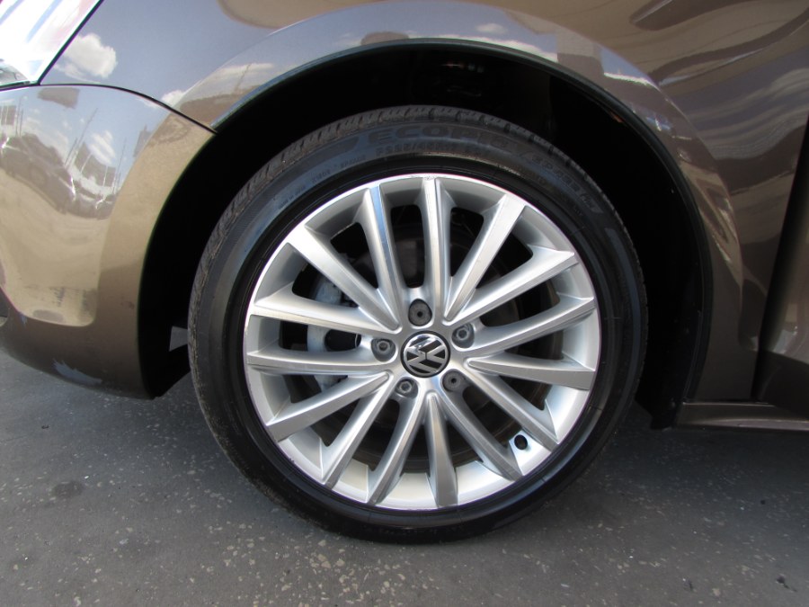 2012 Volkswagen Jetta Sedan 4dr Auto SEL w/Sunroof, available for sale in Orlando, Florida | VIP Auto Enterprise, Inc. Orlando, Florida 2012 Volkswagen Jetta Sedan 4dr Auto SEL w/Sunroof, available for sale in Orlando, Florida | VIP Auto Enterprise, Inc. Orlando, Florida