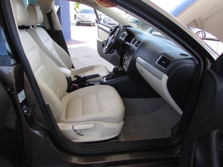 2012 Volkswagen Jetta Sedan 4dr Auto SEL w/Sunroof, available for sale in Orlando, Florida | VIP Auto Enterprise, Inc. Orlando, Florida 2012 Volkswagen Jetta Sedan 4dr Auto SEL w/Sunroof, available for sale in Orlando, Florida | VIP Auto Enterprise, Inc. Orlando, Florida