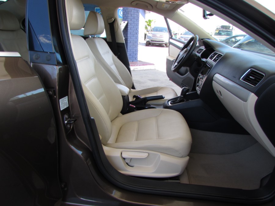 2012 Volkswagen Jetta Sedan 4dr Auto SEL w/Sunroof, available for sale in Orlando, Florida | VIP Auto Enterprise, Inc. Orlando, Florida 2012 Volkswagen Jetta Sedan 4dr Auto SEL w/Sunroof, available for sale in Orlando, Florida | VIP Auto Enterprise, Inc. Orlando, Florida