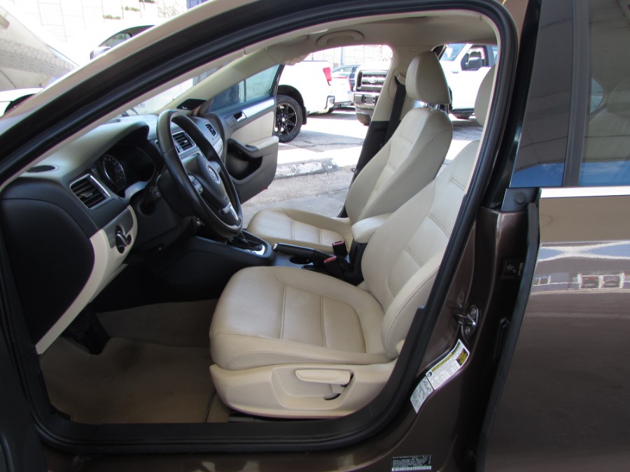 2012 Volkswagen Jetta Sedan 4dr Auto SEL w/Sunroof, available for sale in Orlando, Florida | VIP Auto Enterprise, Inc. Orlando, Florida 2012 Volkswagen Jetta Sedan 4dr Auto SEL w/Sunroof, available for sale in Orlando, Florida | VIP Auto Enterprise, Inc. Orlando, Florida