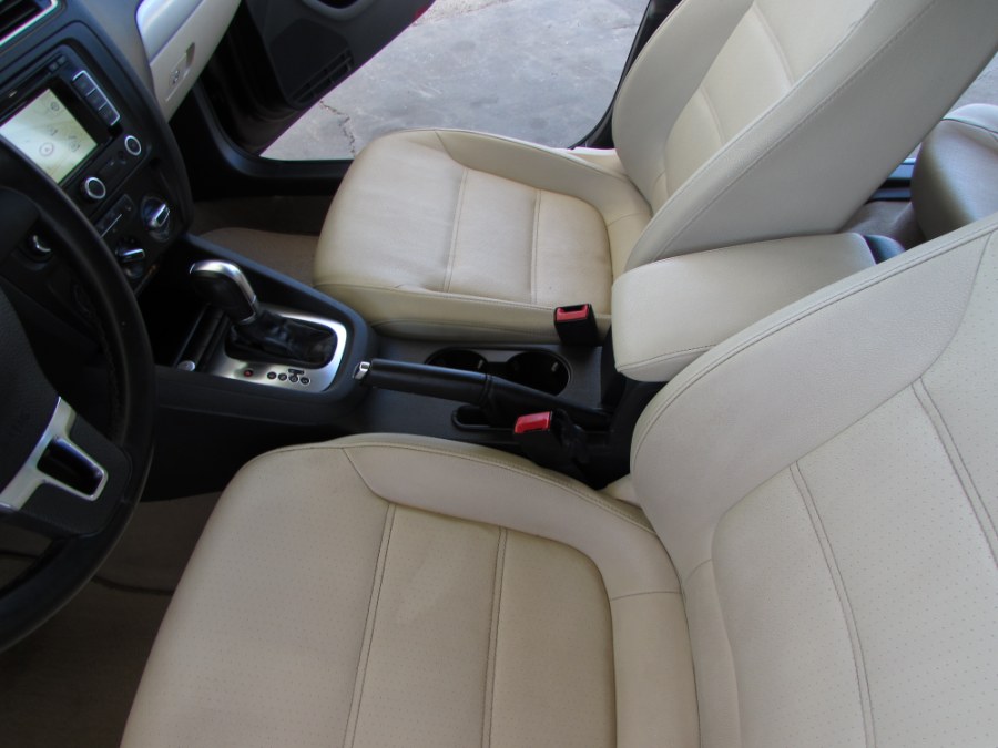 2012 Volkswagen Jetta Sedan 4dr Auto SEL w/Sunroof, available for sale in Orlando, Florida | VIP Auto Enterprise, Inc. Orlando, Florida 2012 Volkswagen Jetta Sedan 4dr Auto SEL w/Sunroof, available for sale in Orlando, Florida | VIP Auto Enterprise, Inc. Orlando, Florida