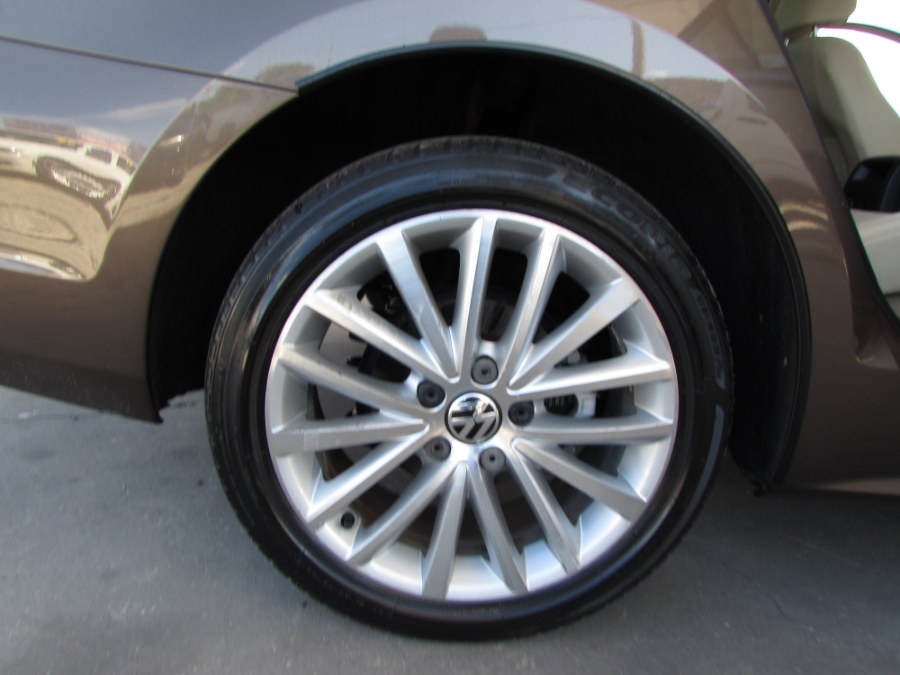 2012 Volkswagen Jetta Sedan 4dr Auto SEL w/Sunroof, available for sale in Orlando, Florida | VIP Auto Enterprise, Inc. Orlando, Florida 2012 Volkswagen Jetta Sedan 4dr Auto SEL w/Sunroof, available for sale in Orlando, Florida | VIP Auto Enterprise, Inc. Orlando, Florida