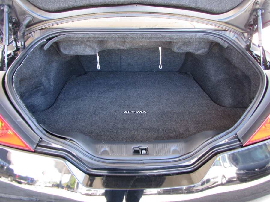 2011 Nissan Altima 2dr Cpe I4 CVT 2.5 S, available for sale in Orlando, Florida | VIP Auto Enterprise, Inc. Orlando, Florida 2011 Nissan Altima 2dr Cpe I4 CVT 2.5 S, available for sale in Orlando, Florida | VIP Auto Enterprise, Inc. Orlando, Florida