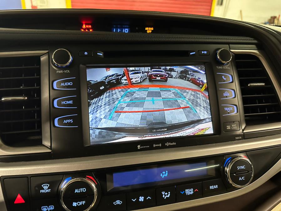 2018 Toyota Highlander XLE V6 AWD (Natl), available for sale in West Babylon , New York | MP Motors Inc. West Babylon , New York 2018 Toyota Highlander XLE V6 AWD (Natl), available for sale in West Babylon , New York | MP Motors Inc. West Babylon , New York