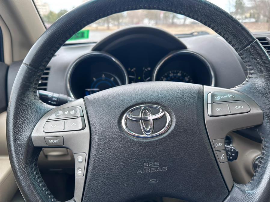 2009 Toyota Highlander Hybrid 4WD 4dr Limited w/3rd Row, available for sale in Revere, Massachusetts | Wonderland Auto. Revere, Massachusetts 2009 Toyota Highlander Hybrid 4WD 4dr Limited w/3rd Row, available for sale in Revere, Massachusetts | Wonderland Auto. Revere, Massachusetts