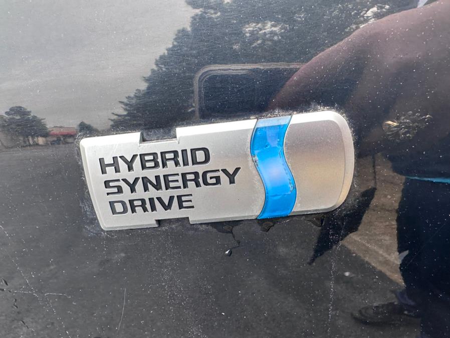 2009 Toyota Highlander Hybrid 4WD 4dr Limited w/3rd Row, available for sale in Revere, Massachusetts | Wonderland Auto. Revere, Massachusetts 2009 Toyota Highlander Hybrid 4WD 4dr Limited w/3rd Row, available for sale in Revere, Massachusetts | Wonderland Auto. Revere, Massachusetts