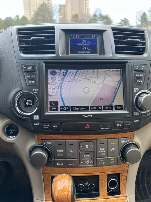 2009 Toyota Highlander Hybrid 4WD 4dr Limited w/3rd Row, available for sale in Revere, Massachusetts | Wonderland Auto. Revere, Massachusetts 2009 Toyota Highlander Hybrid 4WD 4dr Limited w/3rd Row, available for sale in Revere, Massachusetts | Wonderland Auto. Revere, Massachusetts