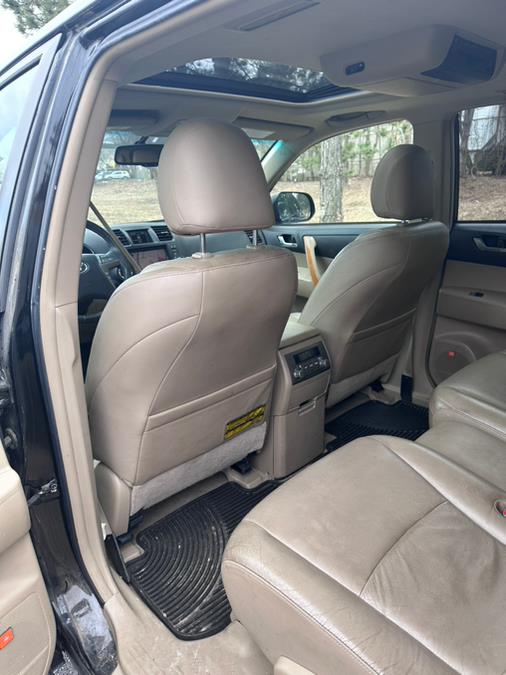 2009 Toyota Highlander Hybrid 4WD 4dr Limited w/3rd Row, available for sale in Revere, Massachusetts | Wonderland Auto. Revere, Massachusetts 2009 Toyota Highlander Hybrid 4WD 4dr Limited w/3rd Row, available for sale in Revere, Massachusetts | Wonderland Auto. Revere, Massachusetts