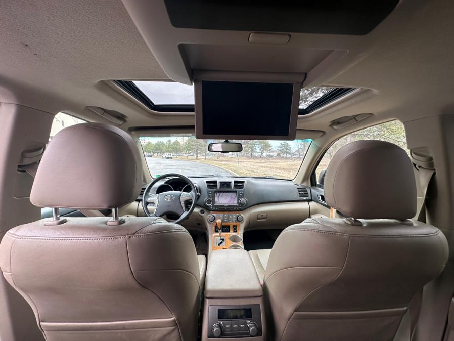 2009 Toyota Highlander Hybrid 4WD 4dr Limited w/3rd Row, available for sale in Revere, Massachusetts | Wonderland Auto. Revere, Massachusetts 2009 Toyota Highlander Hybrid 4WD 4dr Limited w/3rd Row, available for sale in Revere, Massachusetts | Wonderland Auto. Revere, Massachusetts