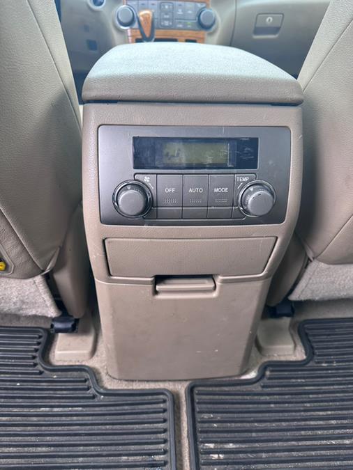 2009 Toyota Highlander Hybrid 4WD 4dr Limited w/3rd Row, available for sale in Revere, Massachusetts | Wonderland Auto. Revere, Massachusetts 2009 Toyota Highlander Hybrid 4WD 4dr Limited w/3rd Row, available for sale in Revere, Massachusetts | Wonderland Auto. Revere, Massachusetts