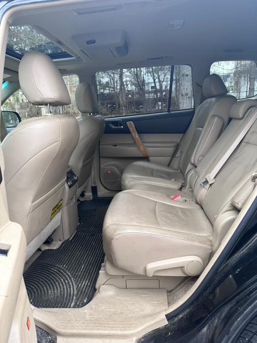 2009 Toyota Highlander Hybrid 4WD 4dr Limited w/3rd Row, available for sale in Revere, Massachusetts | Wonderland Auto. Revere, Massachusetts 2009 Toyota Highlander Hybrid 4WD 4dr Limited w/3rd Row, available for sale in Revere, Massachusetts | Wonderland Auto. Revere, Massachusetts