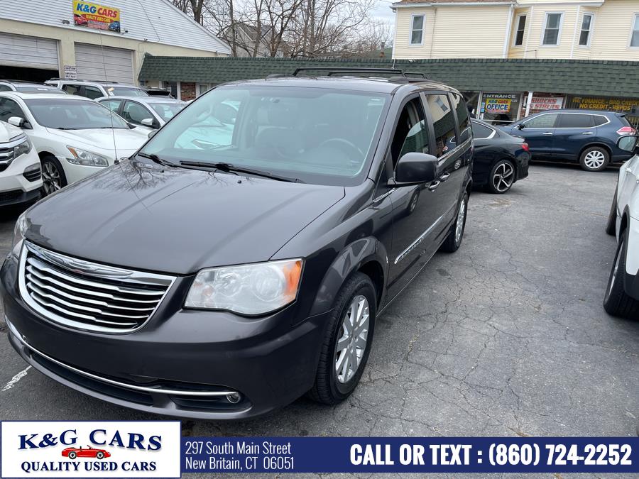 2015 Chrysler Town & Country 4dr Wgn Touring, available for sale in New Britain, Connecticut | K and G Cars . New Britain, Connecticut 2015 Chrysler Town & Country 4dr Wgn Touring, available for sale in New Britain, Connecticut | K and G Cars . New Britain, Connecticut
