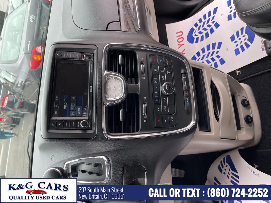 2015 Chrysler Town & Country 4dr Wgn Touring, available for sale in New Britain, Connecticut | K and G Cars . New Britain, Connecticut 2015 Chrysler Town & Country 4dr Wgn Touring, available for sale in New Britain, Connecticut | K and G Cars . New Britain, Connecticut