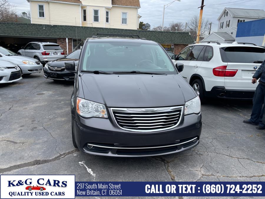 2015 Chrysler Town & Country 4dr Wgn Touring, available for sale in New Britain, Connecticut | K and G Cars . New Britain, Connecticut 2015 Chrysler Town & Country 4dr Wgn Touring, available for sale in New Britain, Connecticut | K and G Cars . New Britain, Connecticut