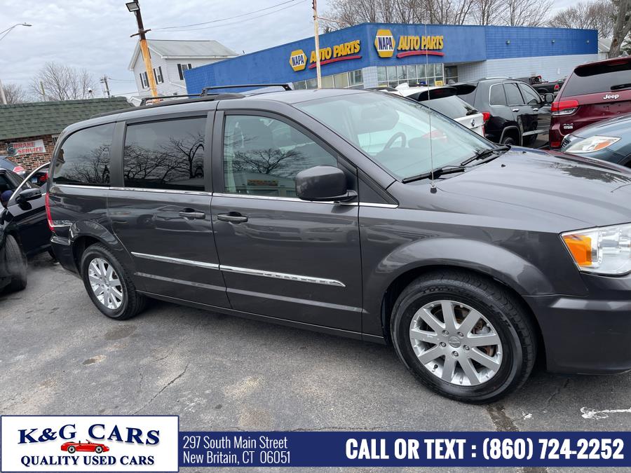 2015 Chrysler Town & Country 4dr Wgn Touring, available for sale in New Britain, Connecticut | K and G Cars . New Britain, Connecticut 2015 Chrysler Town & Country 4dr Wgn Touring, available for sale in New Britain, Connecticut | K and G Cars . New Britain, Connecticut