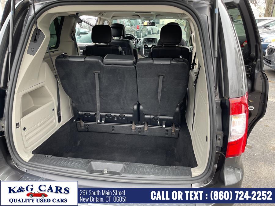 2015 Chrysler Town & Country 4dr Wgn Touring, available for sale in New Britain, Connecticut | K and G Cars . New Britain, Connecticut 2015 Chrysler Town & Country 4dr Wgn Touring, available for sale in New Britain, Connecticut | K and G Cars . New Britain, Connecticut