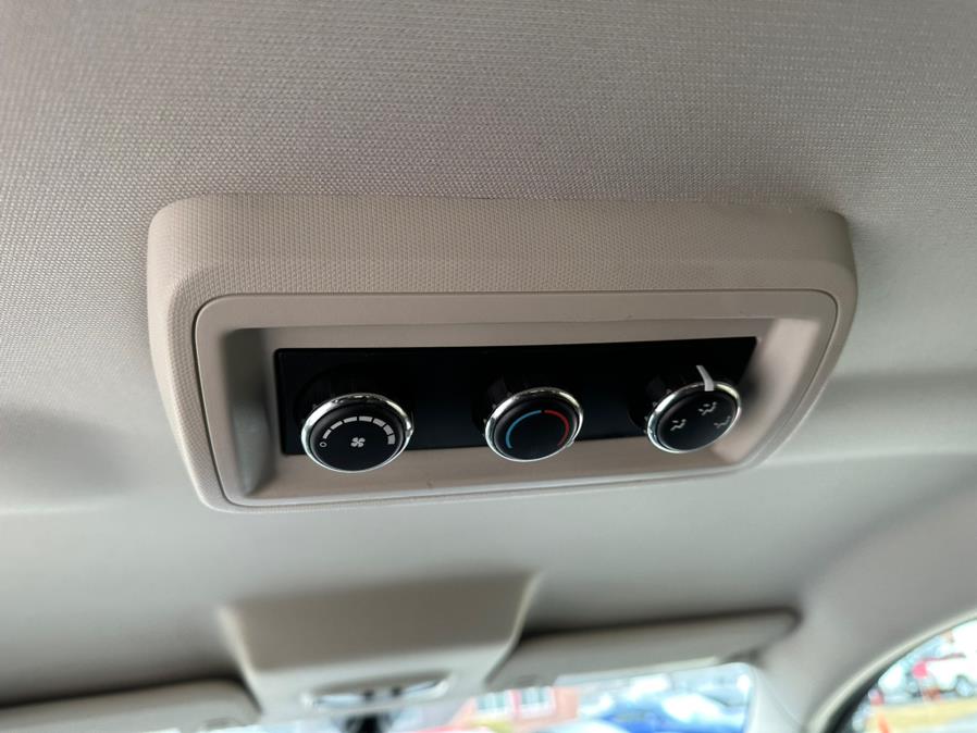 2015 Dodge Journey AWD 4dr SE, available for sale in South Windsor, Connecticut | Mike And Tony Auto Sales, Inc. South Windsor, Connecticut 2015 Dodge Journey AWD 4dr SE, available for sale in South Windsor, Connecticut | Mike And Tony Auto Sales, Inc. South Windsor, Connecticut