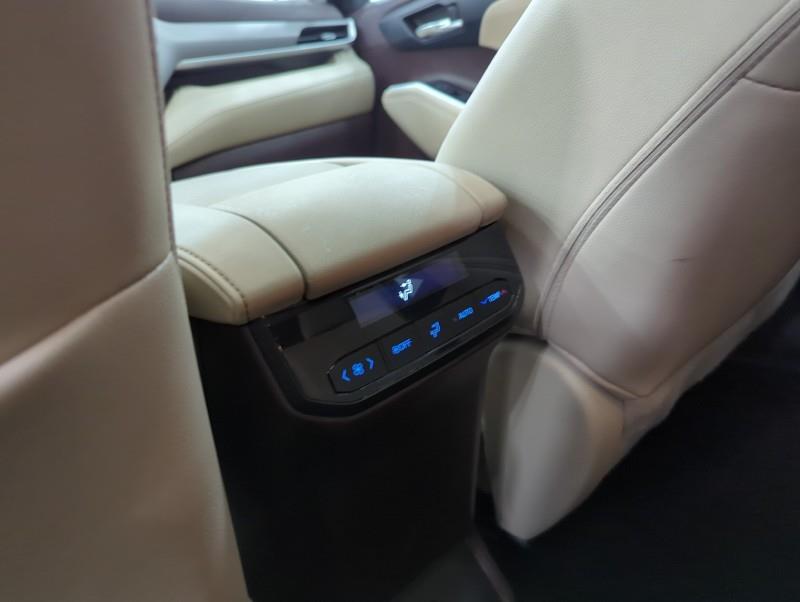 2021 Toyota Highlander XLE, available for sale in Maple Shade, New Jersey | Car Revolution. Maple Shade, New Jersey 2021 Toyota Highlander XLE, available for sale in Maple Shade, New Jersey | Car Revolution. Maple Shade, New Jersey