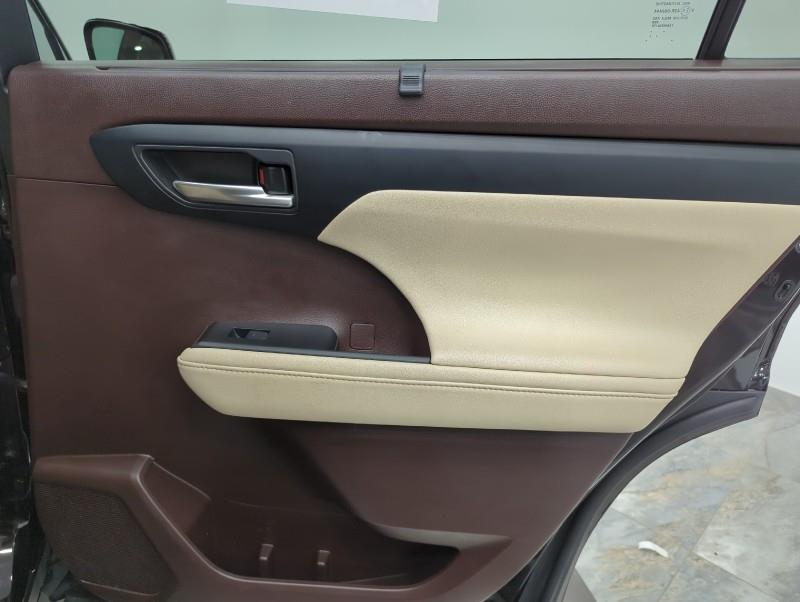 2021 Toyota Highlander XLE, available for sale in Maple Shade, New Jersey | Car Revolution. Maple Shade, New Jersey 2021 Toyota Highlander XLE, available for sale in Maple Shade, New Jersey | Car Revolution. Maple Shade, New Jersey