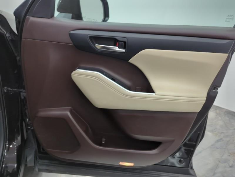 2021 Toyota Highlander XLE, available for sale in Maple Shade, New Jersey | Car Revolution. Maple Shade, New Jersey 2021 Toyota Highlander XLE, available for sale in Maple Shade, New Jersey | Car Revolution. Maple Shade, New Jersey