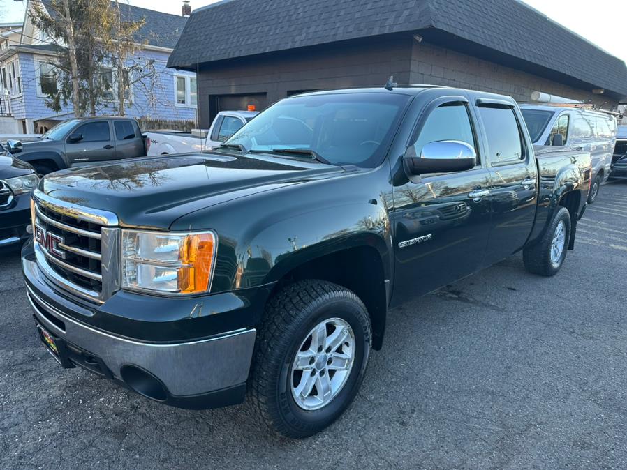 2013 GMC Sierra 1500 4WD Crew Cab 143.5" SLE, available for sale in Little Ferry, New Jersey | Easy Credit of Jersey. Little Ferry, New Jersey