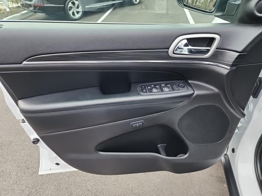 2020 Jeep Grand Cherokee Limited 4x4, available for sale in Islip, New York | L.I. Auto Gallery. Islip, New York 2020 Jeep Grand Cherokee Limited 4x4, available for sale in Islip, New York | L.I. Auto Gallery. Islip, New York