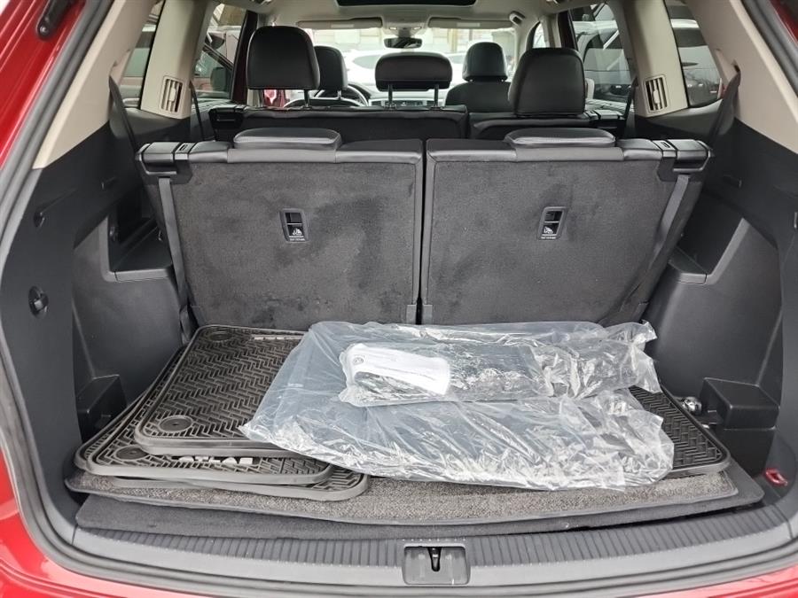 2019 Volkswagen Atlas 3.6L V6 SE w/Technology 4MOTION, available for sale in Islip, New York | L.I. Auto Gallery. Islip, New York 2019 Volkswagen Atlas 3.6L V6 SE w/Technology 4MOTION, available for sale in Islip, New York | L.I. Auto Gallery. Islip, New York