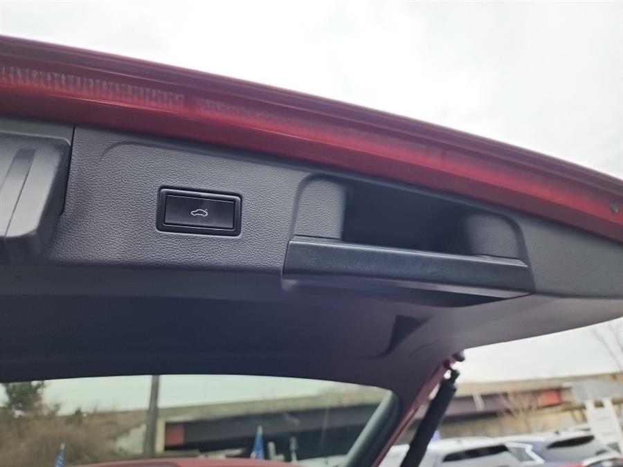 2019 Volkswagen Atlas 3.6L V6 SE w/Technology 4MOTION, available for sale in Islip, New York | L.I. Auto Gallery. Islip, New York 2019 Volkswagen Atlas 3.6L V6 SE w/Technology 4MOTION, available for sale in Islip, New York | L.I. Auto Gallery. Islip, New York