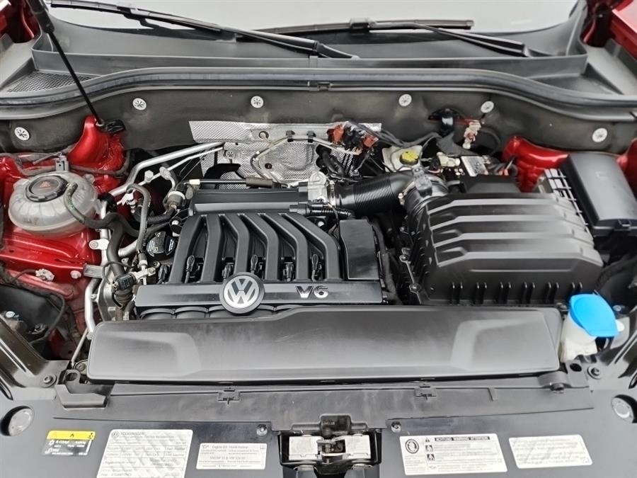 2019 Volkswagen Atlas 3.6L V6 SE w/Technology 4MOTION, available for sale in Islip, New York | L.I. Auto Gallery. Islip, New York 2019 Volkswagen Atlas 3.6L V6 SE w/Technology 4MOTION, available for sale in Islip, New York | L.I. Auto Gallery. Islip, New York