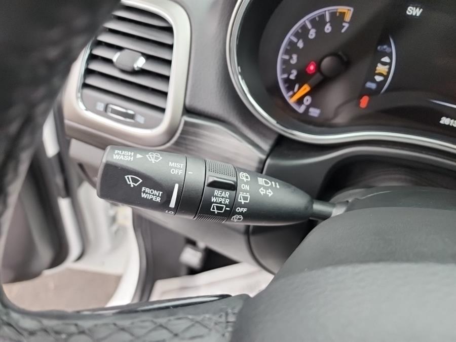 2019 Jeep Grand Cherokee Altitude 4x4, available for sale in Islip, New York | L.I. Auto Gallery. Islip, New York 2019 Jeep Grand Cherokee Altitude 4x4, available for sale in Islip, New York | L.I. Auto Gallery. Islip, New York