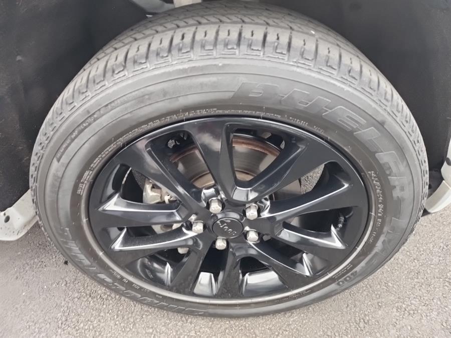 2019 Jeep Grand Cherokee Altitude 4x4, available for sale in Islip, New York | L.I. Auto Gallery. Islip, New York 2019 Jeep Grand Cherokee Altitude 4x4, available for sale in Islip, New York | L.I. Auto Gallery. Islip, New York
