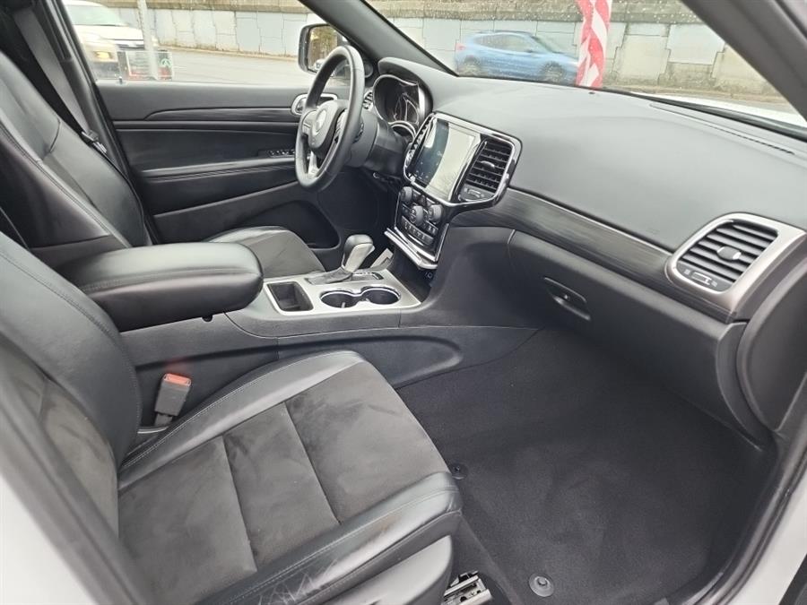 2019 Jeep Grand Cherokee Altitude 4x4, available for sale in Islip, New York | L.I. Auto Gallery. Islip, New York 2019 Jeep Grand Cherokee Altitude 4x4, available for sale in Islip, New York | L.I. Auto Gallery. Islip, New York