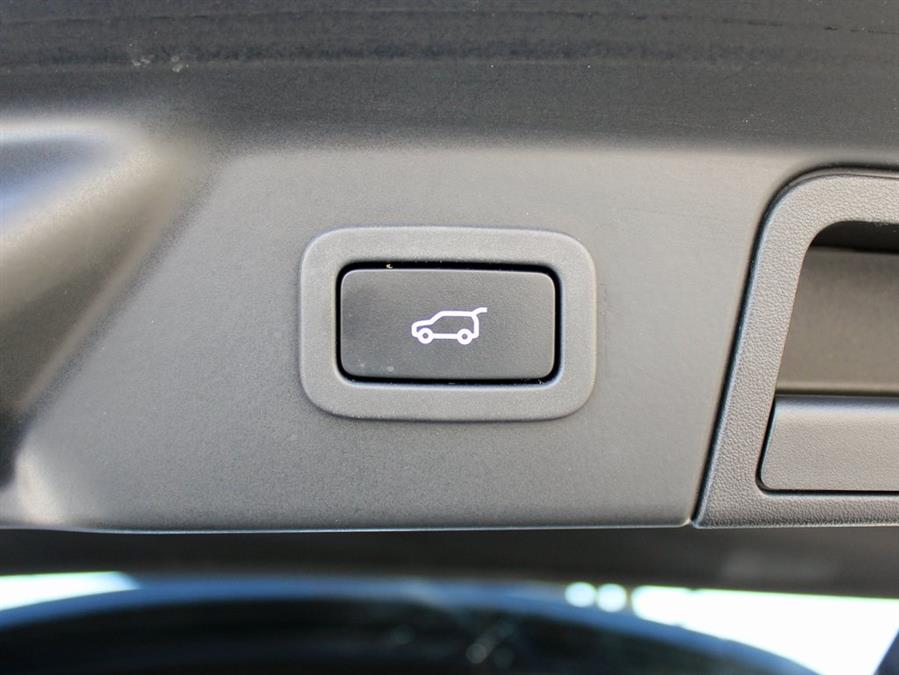 2018 Land Rover Range Rover Velar P250 SE R-Dynamic, available for sale in Great Neck, New York | Auto Expo Ent Inc.. Great Neck, New York 2018 Land Rover Range Rover Velar P250 SE R-Dynamic, available for sale in Great Neck, New York | Auto Expo Ent Inc.. Great Neck, New York