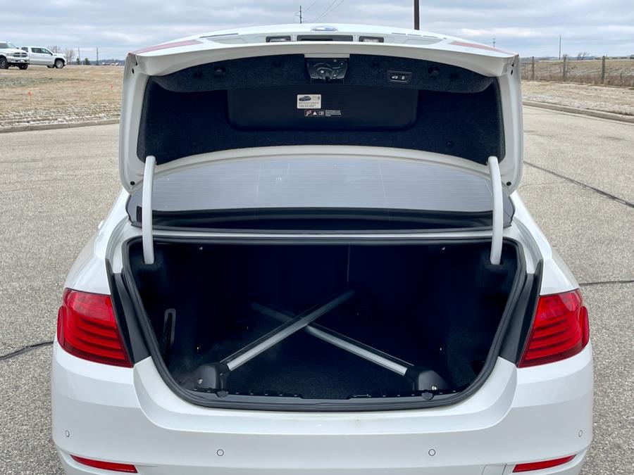 2014 BMW 5 Series 4dr Sdn 535i xDrive AWD, available for sale in Darien, Wisconsin | Geneva Motor Cars. Darien, Wisconsin 2014 BMW 5 Series 4dr Sdn 535i xDrive AWD, available for sale in Darien, Wisconsin | Geneva Motor Cars. Darien, Wisconsin