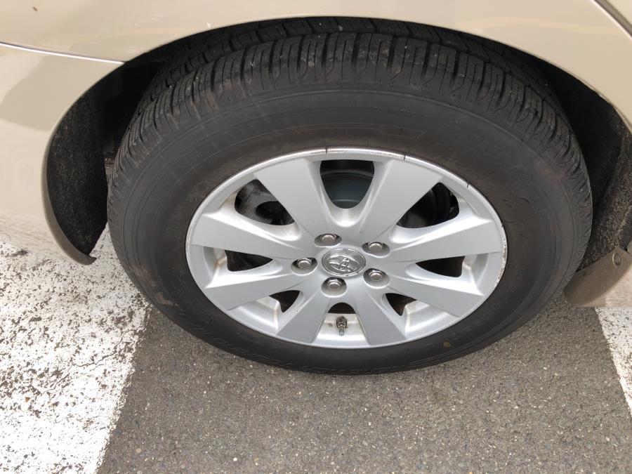 2009 Toyota Camry XLE, available for sale in Waterbury, Connecticut | National Auto Brokers, Inc.. Waterbury, Connecticut 2009 Toyota Camry XLE, available for sale in Waterbury, Connecticut | National Auto Brokers, Inc.. Waterbury, Connecticut