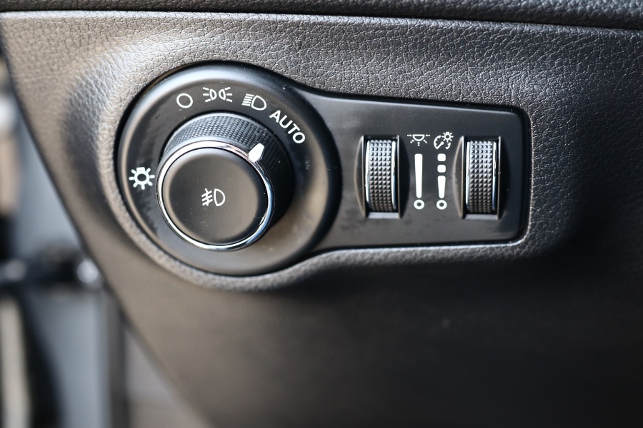 2020 Jeep Compass Limited 4x4, available for sale in Jamaica, New York | Hillside Auto Mall Inc.. Jamaica, New York 2020 Jeep Compass Limited 4x4, available for sale in Jamaica, New York | Hillside Auto Mall Inc.. Jamaica, New York