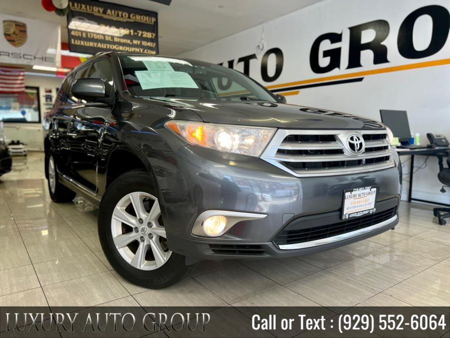 2012 Toyota Highlander 4WD 4dr V6 SE (Natl), available for sale in Bronx, New York | Luxury Auto Group. Bronx, New York