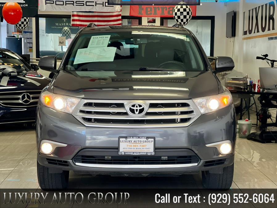 2012 Toyota Highlander 4WD 4dr V6 SE (Natl), available for sale in Bronx, New York | Luxury Auto Group. Bronx, New York 2012 Toyota Highlander 4WD 4dr V6 SE (Natl), available for sale in Bronx, New York | Luxury Auto Group. Bronx, New York