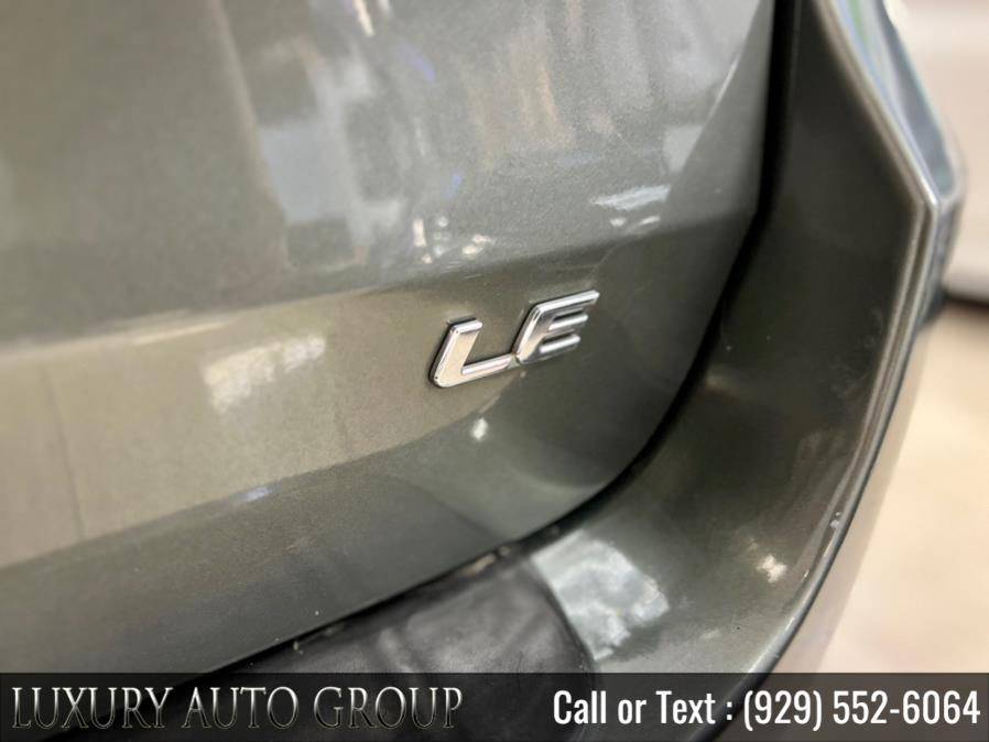 2011 Toyota Sienna 5dr 8-Pass Van V6 LE FWD, available for sale in Bronx, New York | Luxury Auto Group. Bronx, New York 2011 Toyota Sienna 5dr 8-Pass Van V6 LE FWD, available for sale in Bronx, New York | Luxury Auto Group. Bronx, New York