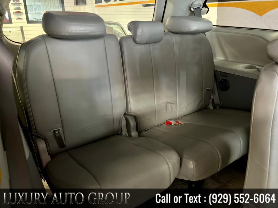 2011 Toyota Sienna 5dr 8-Pass Van V6 LE FWD, available for sale in Bronx, New York | Luxury Auto Group. Bronx, New York 2011 Toyota Sienna 5dr 8-Pass Van V6 LE FWD, available for sale in Bronx, New York | Luxury Auto Group. Bronx, New York
