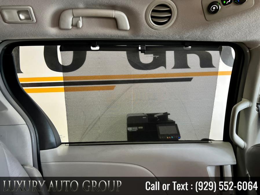 2011 Toyota Sienna 5dr 8-Pass Van V6 LE FWD, available for sale in Bronx, New York | Luxury Auto Group. Bronx, New York 2011 Toyota Sienna 5dr 8-Pass Van V6 LE FWD, available for sale in Bronx, New York | Luxury Auto Group. Bronx, New York