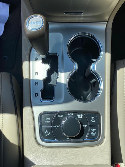 2011 Jeep Grand Cherokee OVERLAND, available for sale in Bridgeport, Connecticut | CT Auto. Bridgeport, Connecticut 2011 Jeep Grand Cherokee OVERLAND, available for sale in Bridgeport, Connecticut | CT Auto. Bridgeport, Connecticut