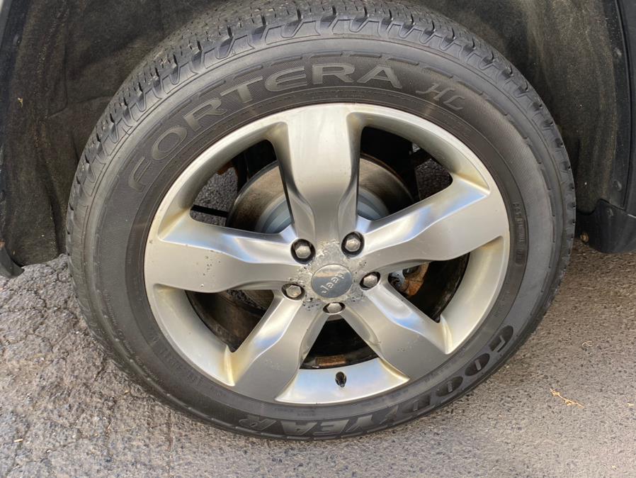 2011 Jeep Grand Cherokee OVERLAND, available for sale in Bridgeport, Connecticut | CT Auto. Bridgeport, Connecticut 2011 Jeep Grand Cherokee OVERLAND, available for sale in Bridgeport, Connecticut | CT Auto. Bridgeport, Connecticut