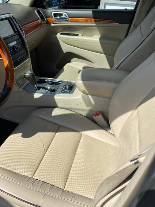 2011 Jeep Grand Cherokee OVERLAND, available for sale in Bridgeport, Connecticut | CT Auto. Bridgeport, Connecticut 2011 Jeep Grand Cherokee OVERLAND, available for sale in Bridgeport, Connecticut | CT Auto. Bridgeport, Connecticut