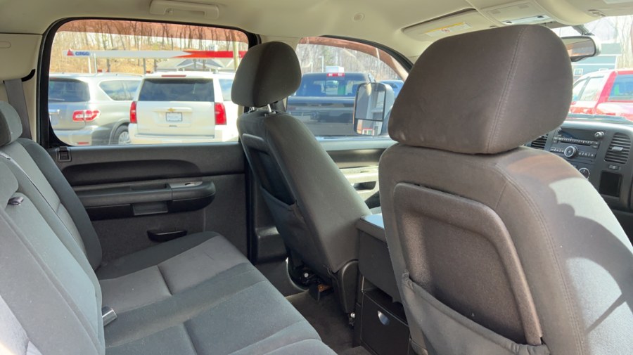2010 GMC Sierra 2500HD 4WD Crew Cab 153" SLE, available for sale in Waterbury, Connecticut | West End Automotive Center. Waterbury, Connecticut 2010 GMC Sierra 2500HD 4WD Crew Cab 153" SLE, available for sale in Waterbury, Connecticut | West End Automotive Center. Waterbury, Connecticut