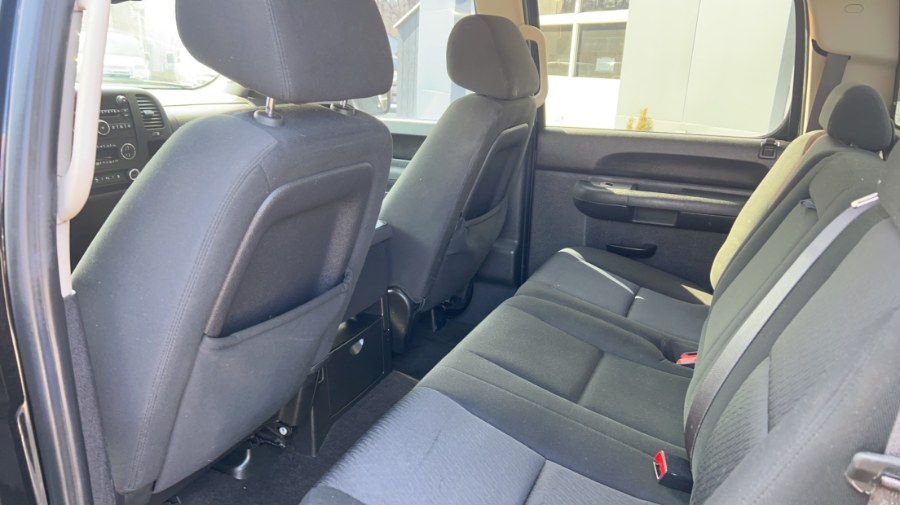 2010 GMC Sierra 2500HD 4WD Crew Cab 153" SLE, available for sale in Waterbury, Connecticut | West End Automotive Center. Waterbury, Connecticut 2010 GMC Sierra 2500HD 4WD Crew Cab 153" SLE, available for sale in Waterbury, Connecticut | West End Automotive Center. Waterbury, Connecticut