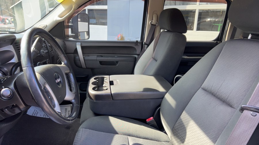 2010 GMC Sierra 2500HD 4WD Crew Cab 153" SLE, available for sale in Waterbury, Connecticut | West End Automotive Center. Waterbury, Connecticut 2010 GMC Sierra 2500HD 4WD Crew Cab 153" SLE, available for sale in Waterbury, Connecticut | West End Automotive Center. Waterbury, Connecticut