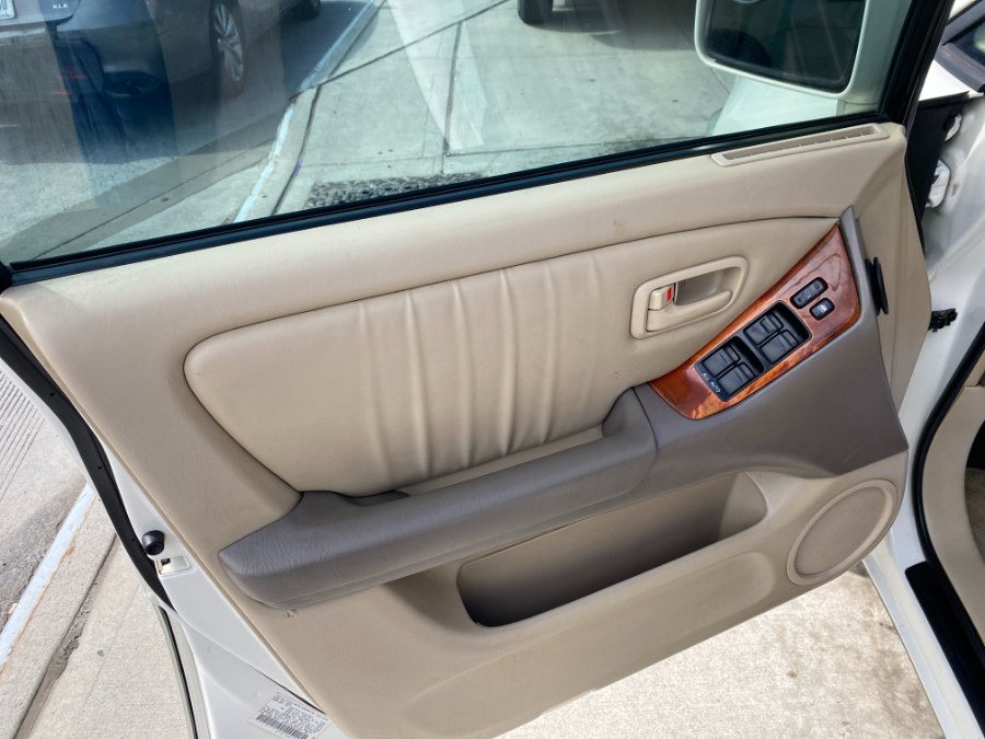 1999 Lexus RX 300 Luxury SUV 4dr SUV 4WD, available for sale in Middle Village, New York | Middle Village Motors . Middle Village, New York 1999 Lexus RX 300 Luxury SUV 4dr SUV 4WD, available for sale in Middle Village, New York | Middle Village Motors . Middle Village, New York