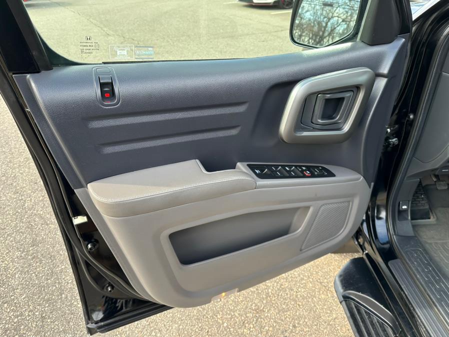 2011 Honda Ridgeline 4WD Crew Cab RTL w/Navi, available for sale in South Windsor, Connecticut | Mike And Tony Auto Sales, Inc. South Windsor, Connecticut 2011 Honda Ridgeline 4WD Crew Cab RTL w/Navi, available for sale in South Windsor, Connecticut | Mike And Tony Auto Sales, Inc. South Windsor, Connecticut